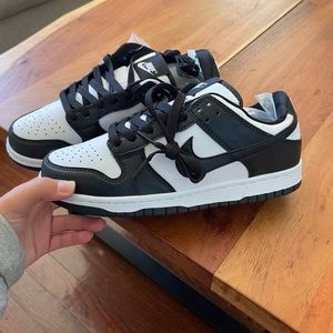 Nike Panda  Dunks